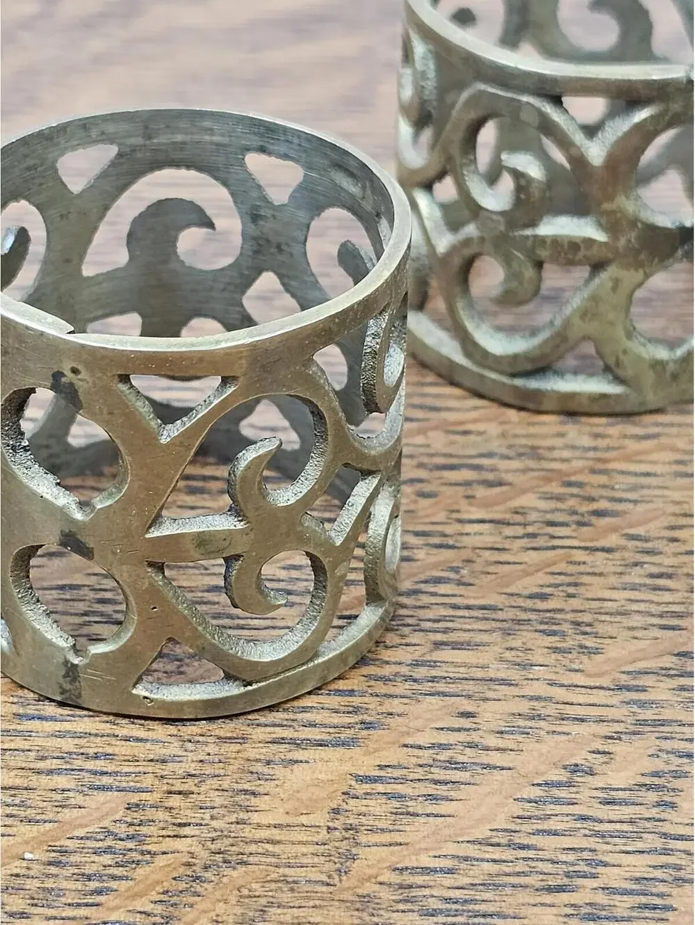 Vintage Brass Napkin Rings Set of 4 Scroll Filigree Table Decor